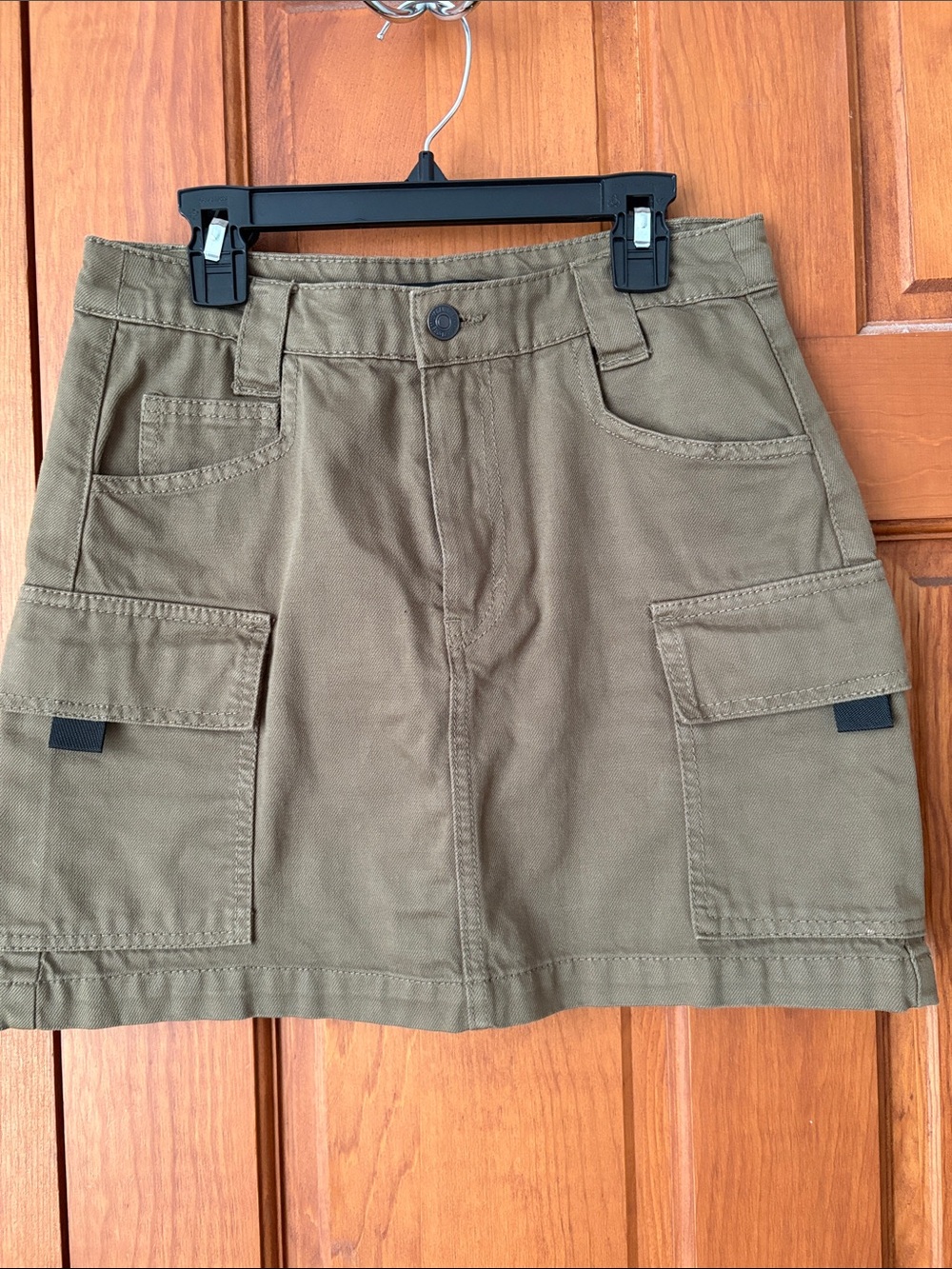 Forever 21 Women’s Cargo Mini Skirt in Olive Green. Size S
